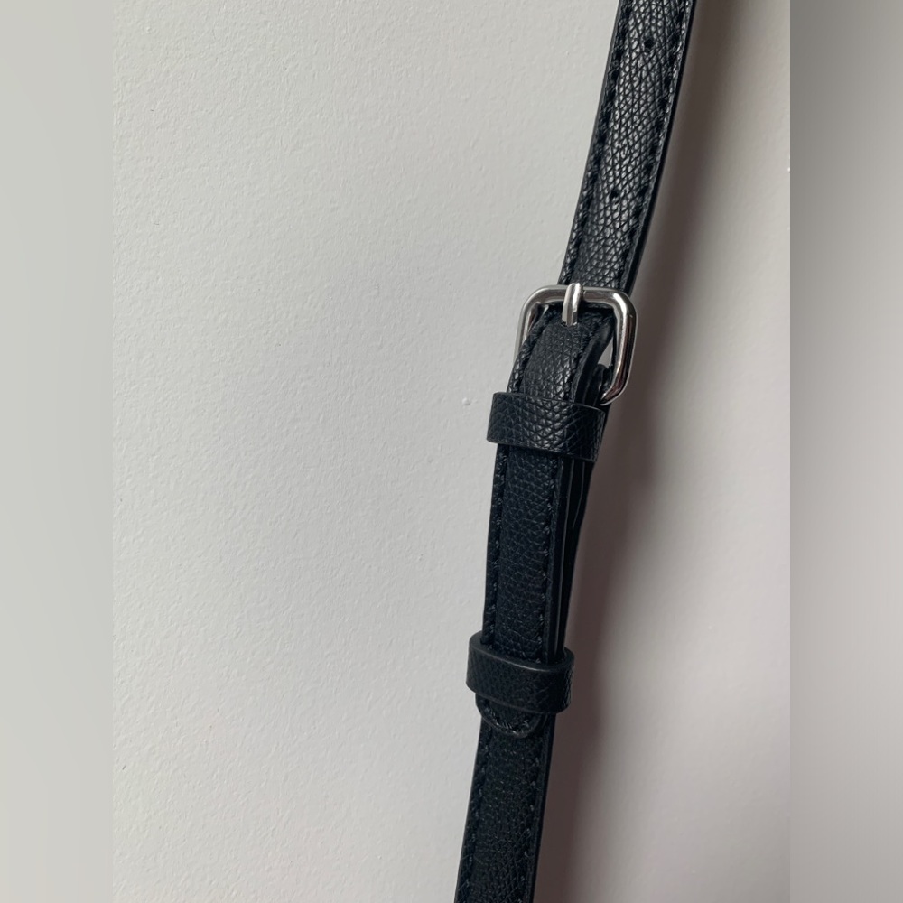 🇨🇦 Guess - Small Crossbody and Handbag Purse - Picture 4 of 13